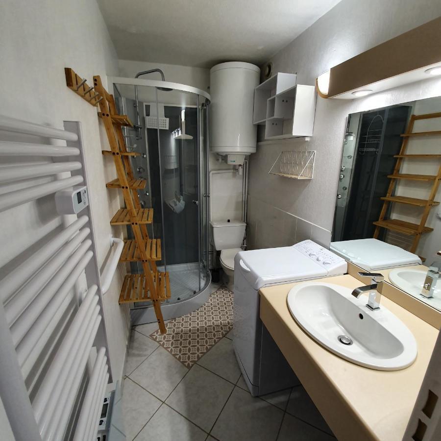Apt Cosy, 4 Pers, Plein Centre Ville, Parking Offert Фон-Ромё Экстерьер фото