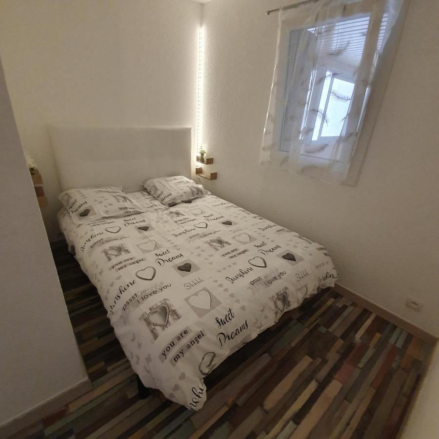 Apt Cosy, 4 Pers, Plein Centre Ville, Parking Offert Фон-Ромё Экстерьер фото